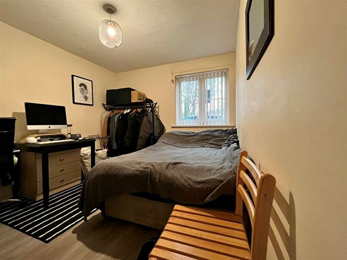 2 Bedroom Apartment To Rent In Ashtree House, Spital Tongues, NE2