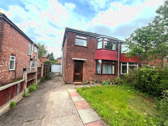 3 Bedroom Semi-Detached House To Rent In Jayton Avenue, East Didsbury, M20