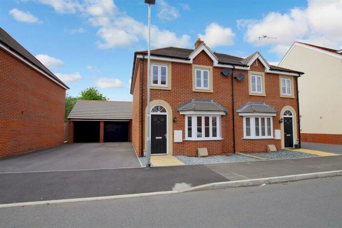 3 Bedroom Semi-Detached House To Rent In Culverhouse Rd, The Sidings, Swindon, SN1