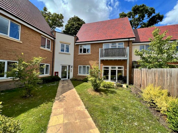 1 Bedroom Apartment For Sale In Copse Close, Fleet, GU51