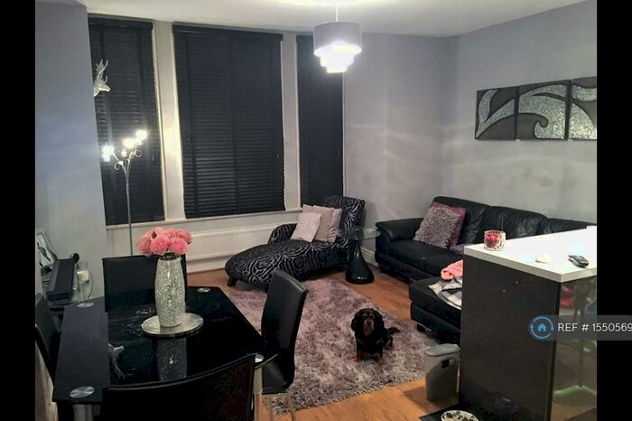 2 Bedroom Flat To Rent In Didsbury, Manchester, M20