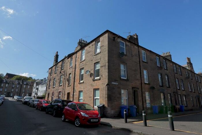 2 Bedroom Flat To Rent In Douglas Street, Stirling Town, Stirling, FK8