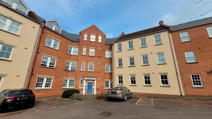 2 Bedroom Flat To Rent In Peoples Place, Warwick Road, Banbury, Oxon, OX16