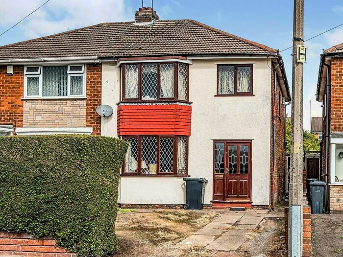 3 Bedroom Property To Rent In Queen Street, Pensnett, Brierley Hill DY5