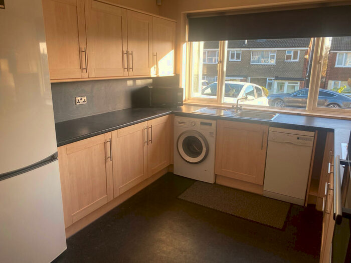 3 Bedroom Terraced House To Rent In Brunswick Park Gardens, London, N11