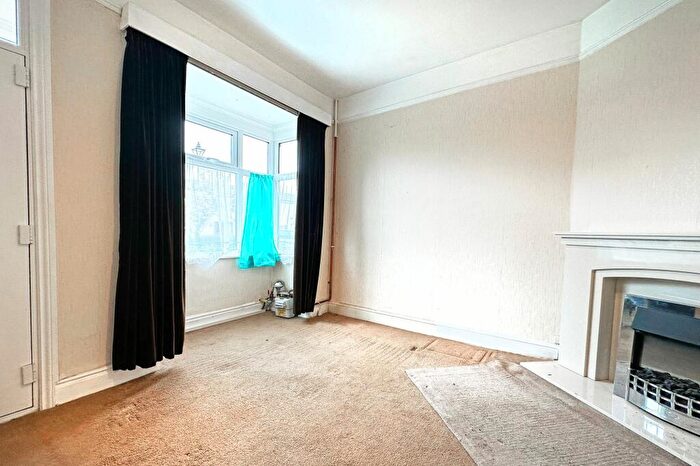 2 Bedroom Semi-Detached House For Sale In Kenilworth Road, Knowle, B93