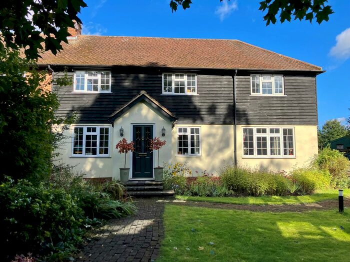 4 Bedroom Semi-Detached House To Rent In Hemel Hempstead Road, Redbourn, AL3