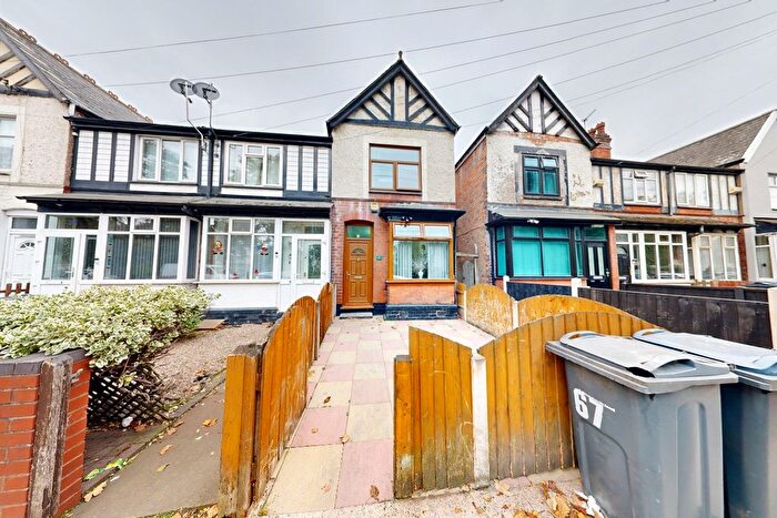 3 Bedroom Semi-Detached House For Sale In St. Margarets Road, Birmingham, B8