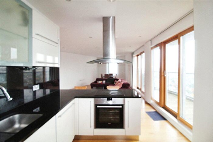 2 Bedroom Flat To Rent In Altyre Road, Croydon, CR0