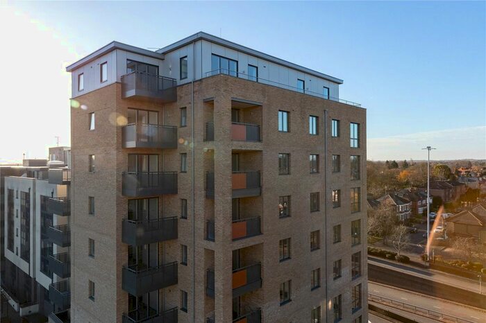 2 Bedroom Flat To Rent In St. Johns Road, Watford WD17