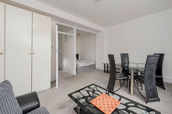 Studio To Rent In Kensington High Street, Kensington, London, W14