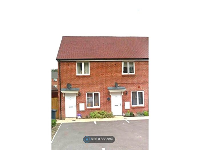2 Bedroom Semi-detached House To Rent In The Bramblings, Amersham, HP6