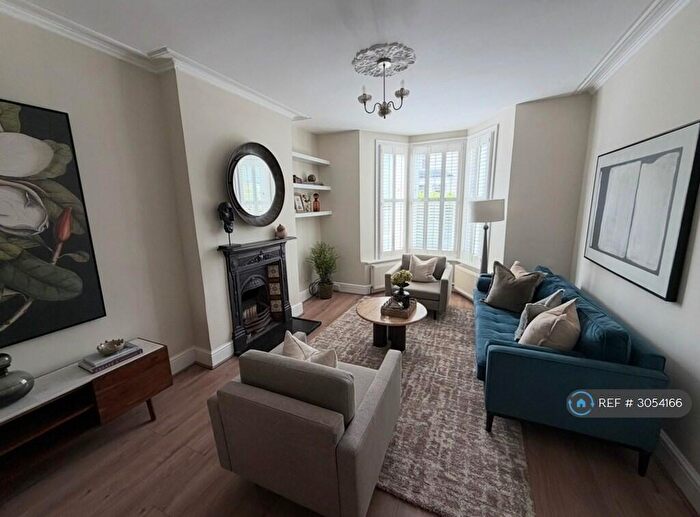 5 Bedroom Terraced House To Rent In Ravenswood Road, London, SW12