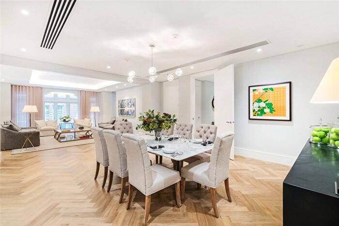 3 Bedroom Flat To Rent In Hay Hill, London, W1J