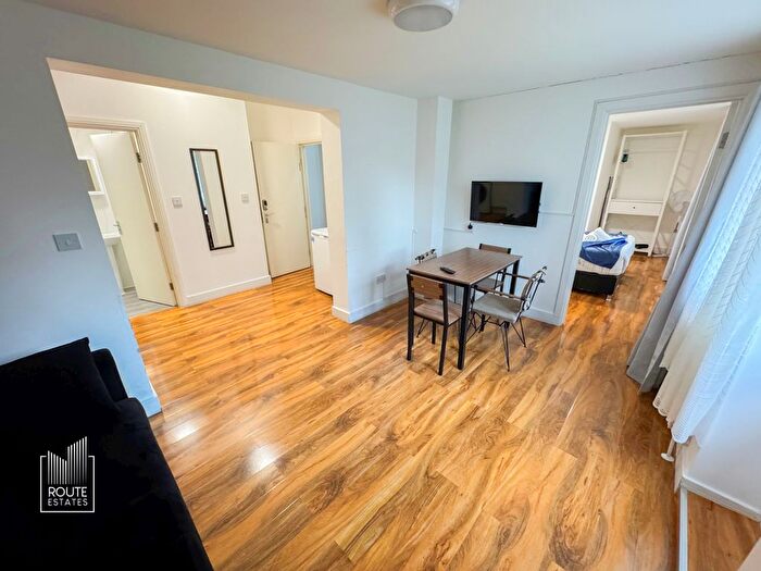 1 Bedroom Flat To Rent In Meads Road, Wood Green, N22