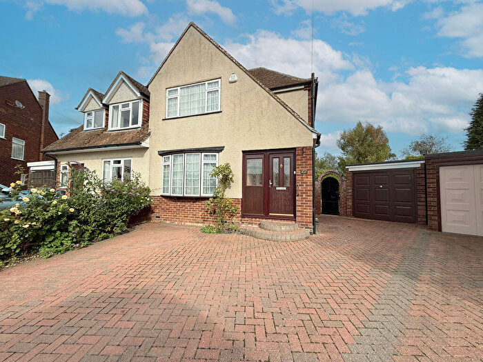 3 Bedroom Semi-Detached House For Sale In Broughton Close, Bierton, HP22