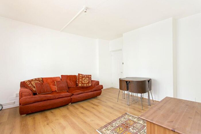 2 Bedroom Flat To Rent In Harmood Street, Camden, NW1