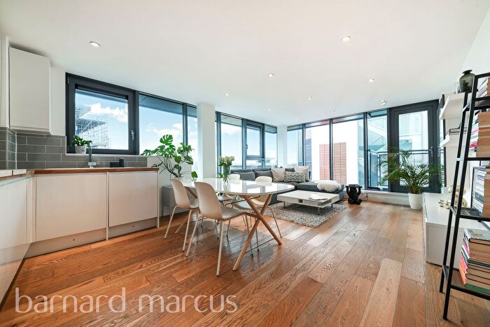 2 Bedroom Flat To Rent In Hardwicks Way, London, SW18