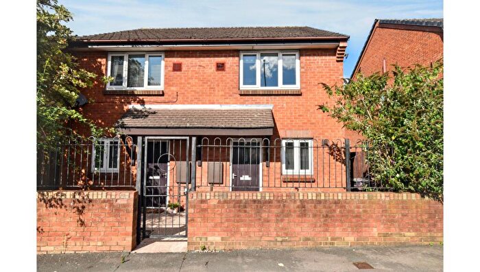 2 Bedroom Semi-Detached House For Sale In Glascote Road, Tamworth, Staffordshire, B77