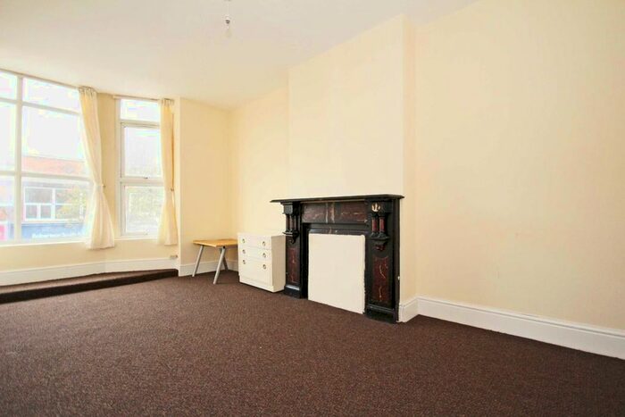 2 Bedroom Flat To Rent In High Street, London, W3