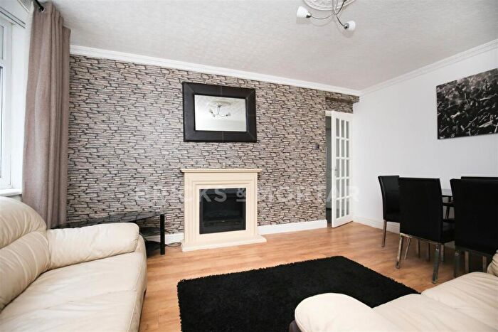 2 Bedroom Apartment To Rent In Copland Terrace, Shieldfield, Newcastle Upon Tyne, NE2