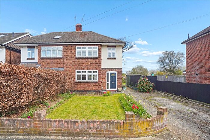 3 Bedroom Semi-detached House For Sale In Winchester Avenue, Upminster, RM14