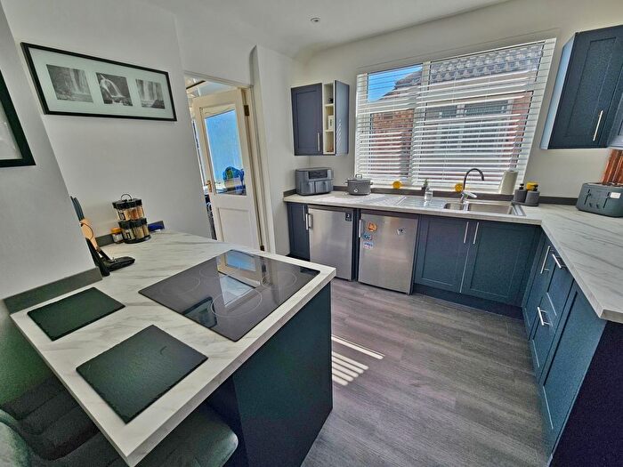 2 Bedroom Semi-Detached Bungalow For Sale In Fareham Park Road, Fareham, PO15