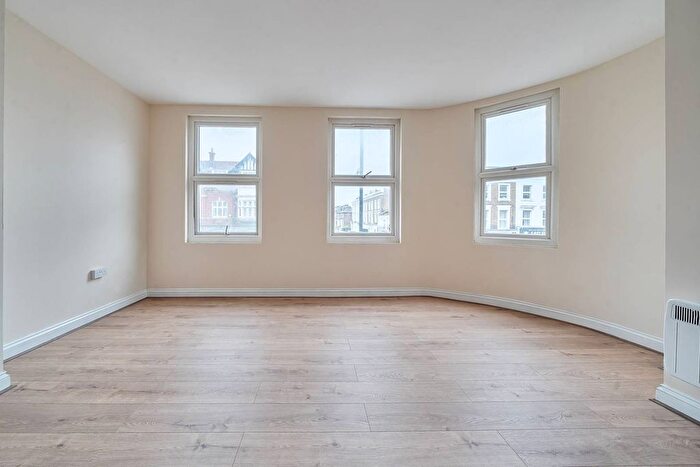 Studio To Rent In Uxbridge Road, Shepherd's Bush, London, W12