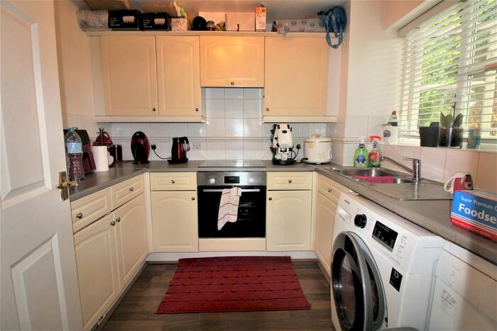 2 Bedroom Apartment To Rent In Fernwood Court, Pickard Close, Southgate, N14