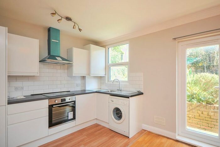 1 Bedroom Flat To Rent In Warren Avenue, Bromley, BR1
