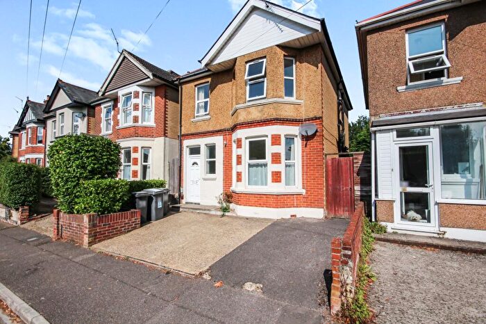 5 Bedroom Property To Rent In Heathwood Road, Bournemouth, BH9