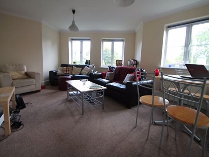 3 Bedroom Semi-Detached House To Rent In Cherry Court, Leeds, LS6