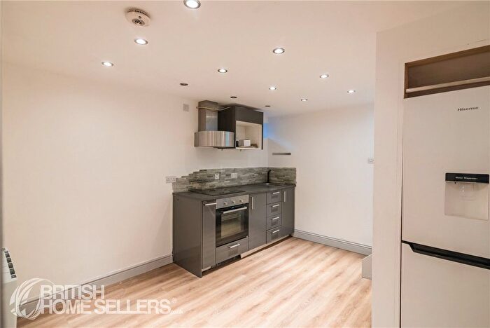 2 Bedroom Flat For Sale In New Town, Uckfield, East Sussex, TN22