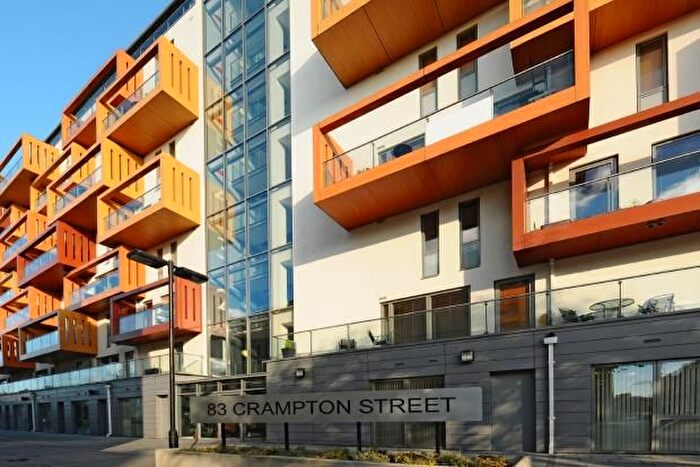 2 Bedroom Flat To Rent In Crampton Street, Elephant And Castle, SE17