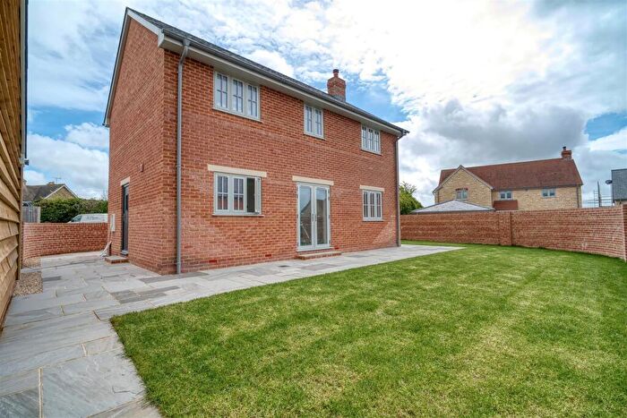 3 Bedroom Detached House For Sale In New Street, Marnhull, DT10