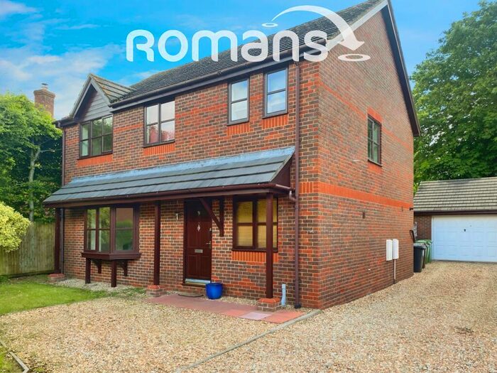 4 Bedroom Detached House To Rent In Long Barrow Close, SO21