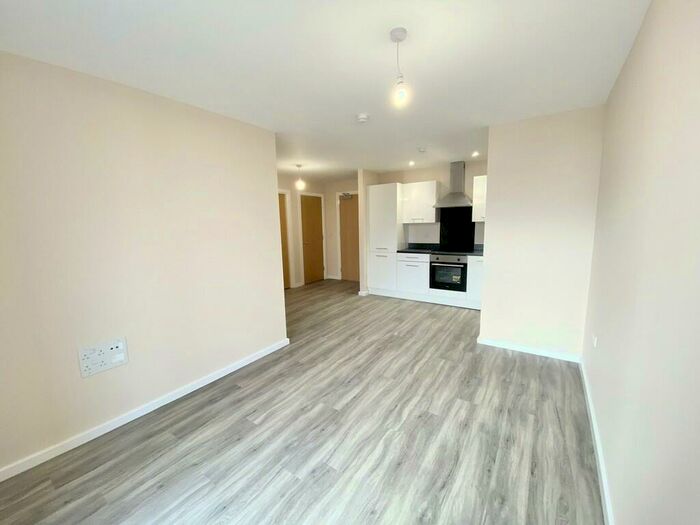 1 Bedroom Apartment To Rent In Southwood House, Goodiers Drive, M5