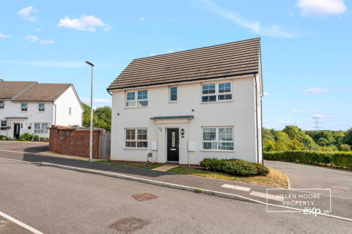3 Bedroom Detached House For Sale In Turnpike Crescent, Ivybridge, Devon, PL21
