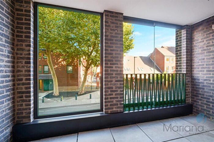 2 Bedroom Apartment To Rent In Gatsby Apartments, Wentworth Street, Spitafields, London, E1