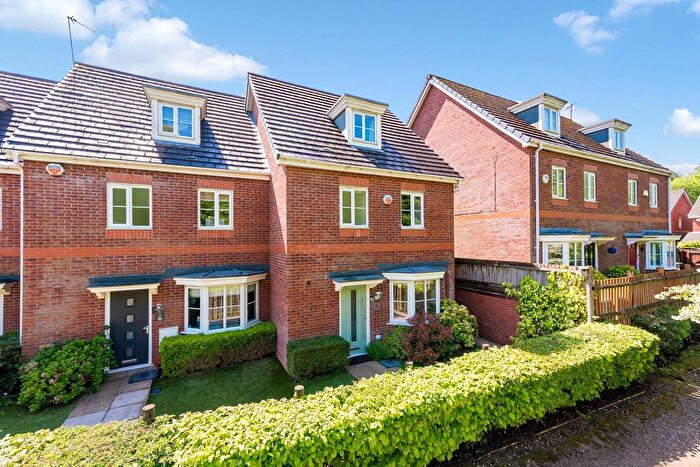 4 Bedroom Town House For Sale In Valley Court, Bury, BL8