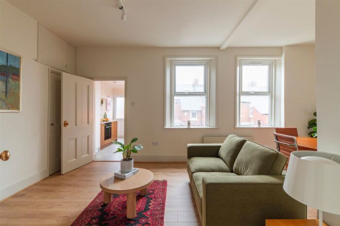 2 Bedroom Flat To Rent In Eighth Avenue, Heaton, Newcastle Upon Tyne, NE6