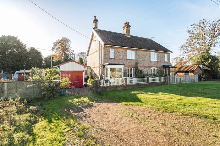 3 Bedroom Semi-Detached House For Sale In The Common, Mellis, IP23