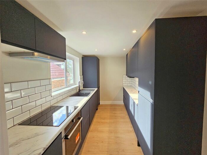 1 Bedroom Flat To Rent In Station Road, Horley, Surrey, RH6