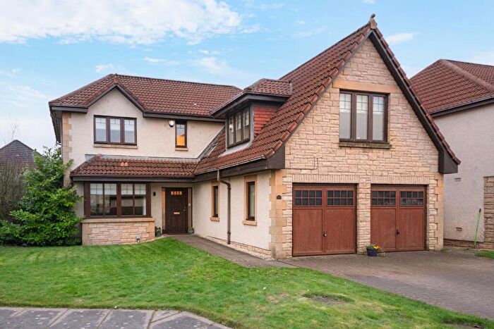 4 Bedroom Detached House For Sale In Ochilview Court, Larbert, FK5