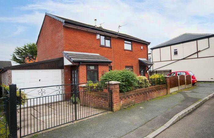 2 Bedroom House To Rent In Pine Street South, Bury, BL9