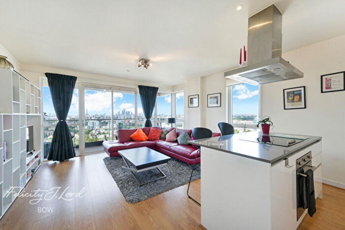 2 Bedroom Apartment For Sale In Hay Currie Street, London, E14