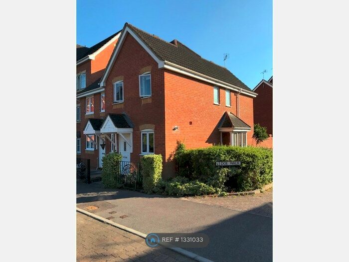 2 Bedroom Semi-Detached House To Rent In Fawn Crescent, Southampton, SO30
