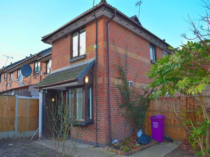 1 Bedroom House To Rent In Joshua Street, London, E14