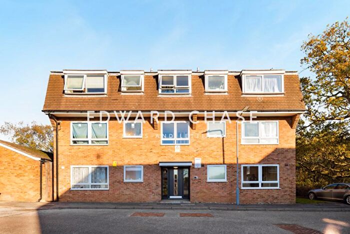 1 Bedroom Flat For Sale In Farmview Court, Bawdsey Avenue, Newbury Park, IG2