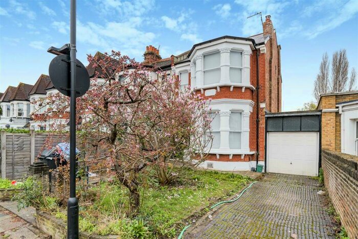5 Bedroom Semi-Detached House To Rent In Palmerston Road, Wood Green, N22